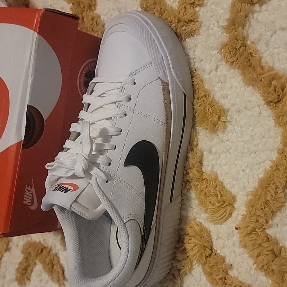 Nike court legacy lift